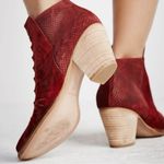 Free People  Loveland Suede Ankle Boots in Red Size 37 Photo 2