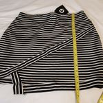 Guess NWT  Striped Black and White Women's Mini Skirt. Photo 5