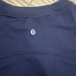 Lululemon  shirt Photo 2