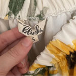 Hint of Blush Yellow Flower Romper Size Small Photo 7