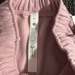 Lululemon scuba oversized mid-rise short 7” *graphic Photo 4