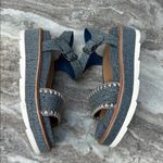 Wild Pair  Women's Milliee Platform Sandals Blue Denim Size 8.5 Photo 4