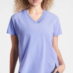 Athleta Women's  zephyr v-neck T-shirt in periwinkle Photo 0
