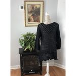 Le Moda Black Crochet Open Knit Tunic Sweater Women’s Scalloped Hem Long Sleeve Size M Photo 3