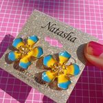 Natasha gold tone blue yellow flower studs earrings Photo 2