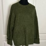 LIKE NEW GREEN COZY FUZZY OVERSIZED SWEATER Photo 0