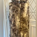 Erin London  Large Faux Fur Vest Front Zip Photo 1