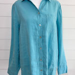 Chico's  Top size 1/Medium Button-Up Dress shirt‎ Ice Blue Silky buisness casual Photo 0
