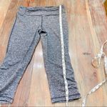 Tangerine  Gray Capri Leggings with Ruched Zipper Sides Size Small Photo 5