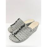 Vera Wang Simply  Wedges Size 9.5 Black White Textile Upper Open Toe Sandals Photo 1