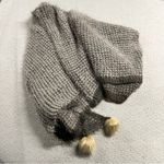 Simply Noelle  Grey & White Soft Popcorn Knitted Pom Pom Poncho One Size EUC Photo 5