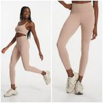 Vuori 💕💕 Rib Studio Legging ~ Coconut Large L NWT Photo 1