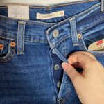 Levi's Levi’s Wedgie Straight busted knee raw hem short length ankle jeans size 28s Photo 5