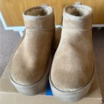 UGG  Classic Ultra Mini Platform Boots in Tan Photo 5