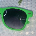 Outer banks Green Sunglasses Photo 2