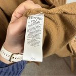 Beyond Yoga Women’s On The Go Hooded Jacket in Toffee Size L Photo 7