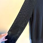 Lorna Jane EUC black lightweight sweatshirt with mesh sleeves. Size Large Photo 3