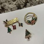 Lot Of 3 Costume Brooch Pin Christmas Holiday Gold Tone Season’s Greeting Etc Photo 3