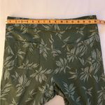 Le lis - 2-Piece Midriff Crop Top Pant Set - Green Leaves - Women’s Size LARGE Photo 11