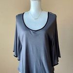 Pleione  | Gray Scoop Neck Bat Sleeve Tee - Sz M Photo 0