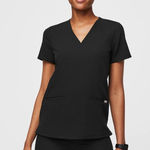 FIGS  Casma Three-Pocket Scrub Top in Black Photo 0