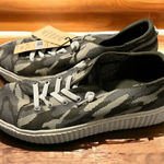 Madden‎ NYC glycerine camo slip on shoes Green Size 6.5 Photo 0