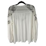 Gimmicks by BKE Gimmick’s White Gray Floral Embroidered Peasant Top Photo 1