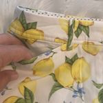Talbots Yellow Lemon Print Women’s Shorts size 6 brand new two front pockets Photo 5