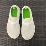 Oofos sneakers women’s size 7 White Photo 2