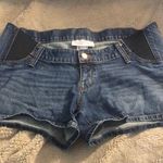 Isabel Maternity 🔹4 for $30  MIDI Short, size 4 Photo 0