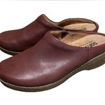 Softwalk Arvada classic mule on a chunky rubber sole size 8M preowned. Photo 3