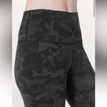 Lululemon  • Wunder Under Crop Hi-Rise Full-On Luon 21" Incognito Camo Multi Grey Photo 4