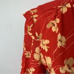Tyler Boe red floral print blouse size 8 %100 viscose Photo 3