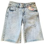 Love Soho Denim Women’s Baggy Bermuda Shorts Size 5 Low Rise Distressed Raw Hem Blue Photo 2