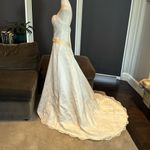 Women’s White Wedding Dress Zip Up Back Train Size 4 NWT Photo 6