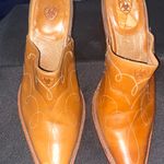 Ariat WO SIZE 7B Caramel Tan Leather Heeled Mules Western design Approx 3” Heel Photo 3