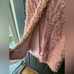 Verte boutique Pink Fuzzy Sleeveless Vest Size L Photo 2