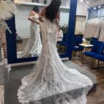 Elegant Lace Off Photo 10