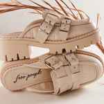 Free People  Women's Lyra Lug Loafer, size 40 (9.5), Off White, Light Wear,
VGUC Photo 0