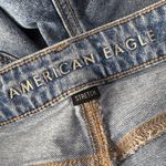American Eagle SZ 4 LONG Mom Jeans Distressed / Rips Mid-Rise Zip-Fly Whiskered Photo 8