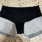 Lululemon Run Times Short (4-way Stretch 4") Ditsy Daisy White Black / Black Photo 10