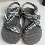 Chacos Gray & White Photo 0