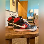 Nike  Delta Force High Tops. Size 7. Grey and coral and white. Photo 5