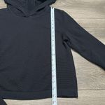 Athleta  Flurry Seamless Crop Long Sleeve Thumbholes Textured Hoodie Size Small Photo 9