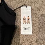 Alo Yoga NWT sneak long bra black Photo 4