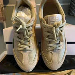 Givenchy  runner active patent leather low trainers in light pink/beige color. Photo 3
