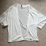 White tshirt cardigan Photo 0