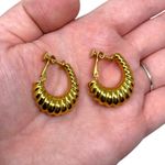 Vintage Signed NAPIER Gold Tone Hoops Metal Screw Back Earrings Classic Retro Photo 2