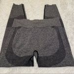 PINK - Victoria's Secret Victoria’s Secret Pink Active Seamless Legging in Gray and Black Large Photo 5