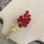 Vintage Avon Jewelry DM97 Gold Tone Dozen Enamel Red Roses Brooch Pin Photo 0